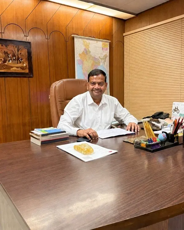 Mr. Manmohan Agarwal, Founder & Managing Director of Manali Pigments Private Limited